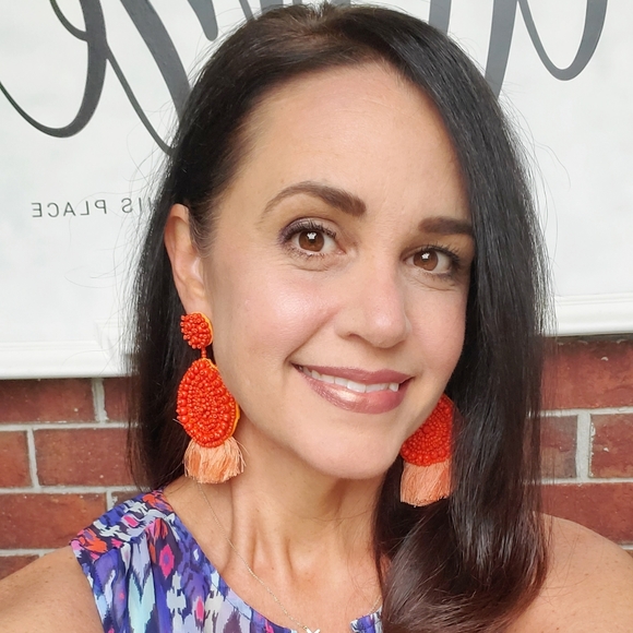 Meet your Posher, Amy - Picture 2 of 2